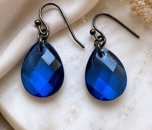 Vintage Sapphire Blue Teardrop Earrings Faceted Cobalt Blue Gunmetal Dangle 1950